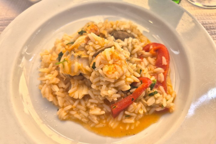 Sea Food Rice , Red Wine